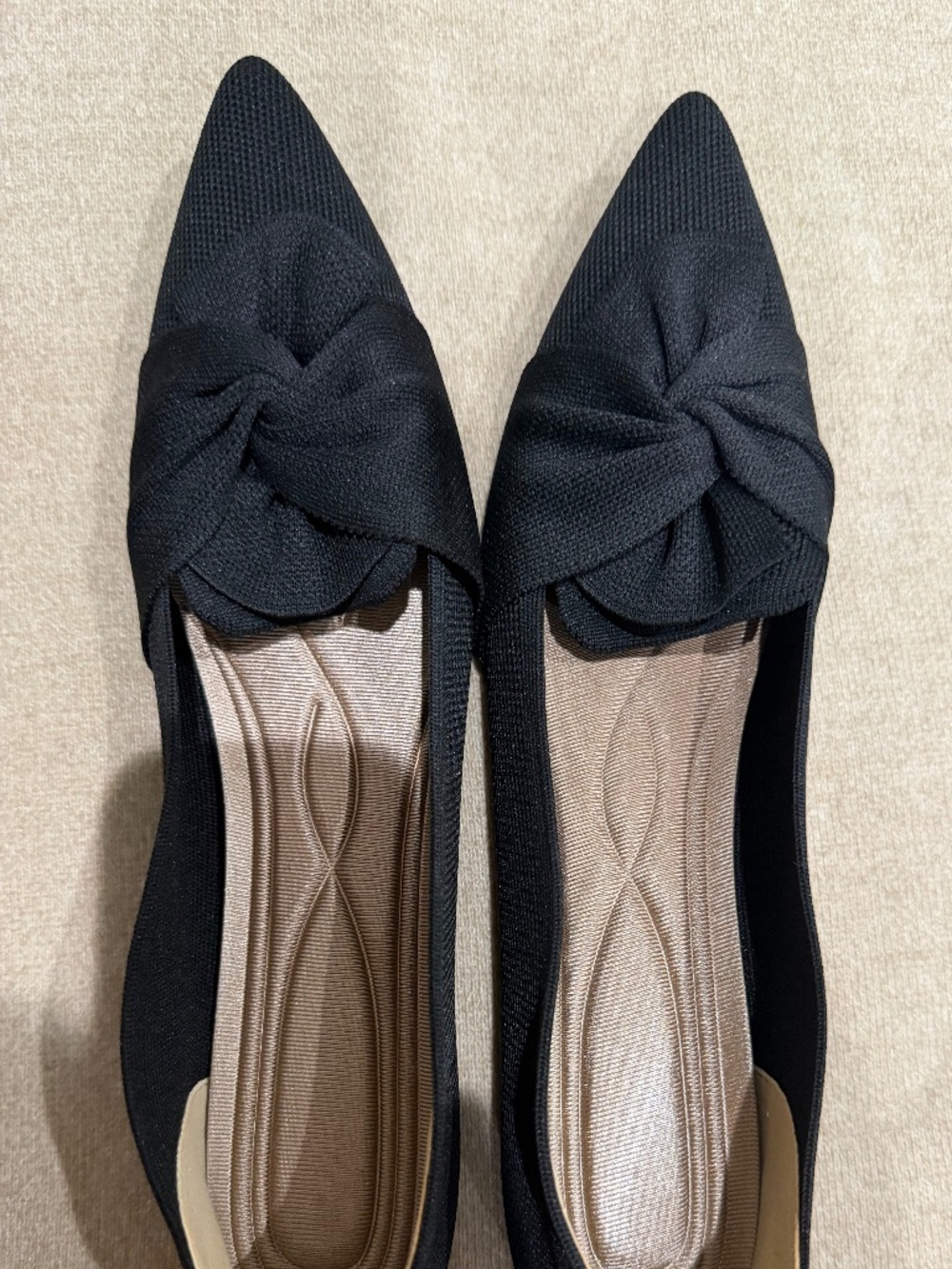 Hiulycence pointed toe flats